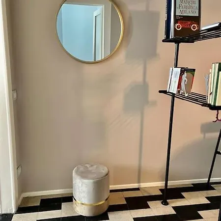 Apartment La *